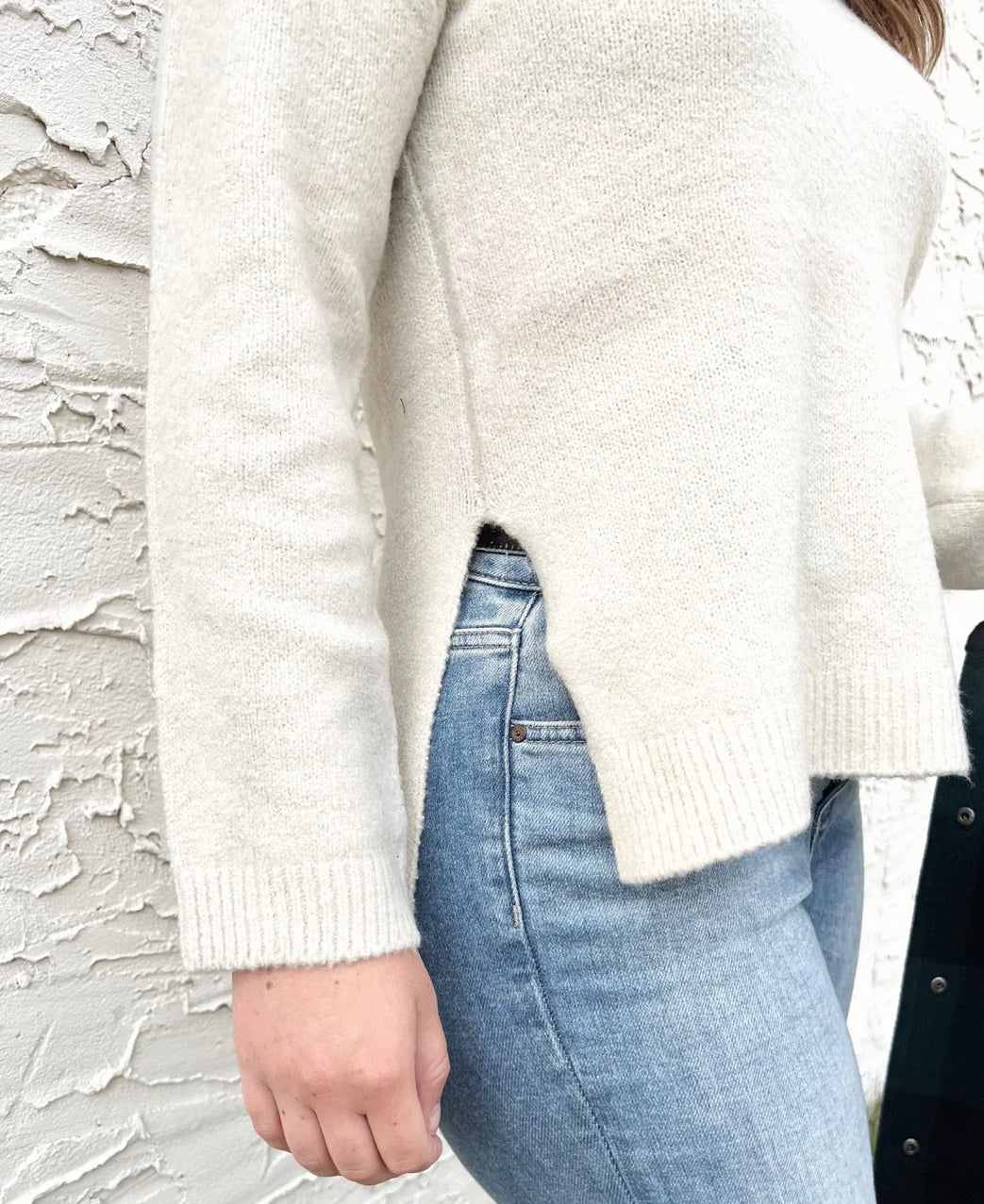 RD Style Charmaine Vneck Pullover - White Beach