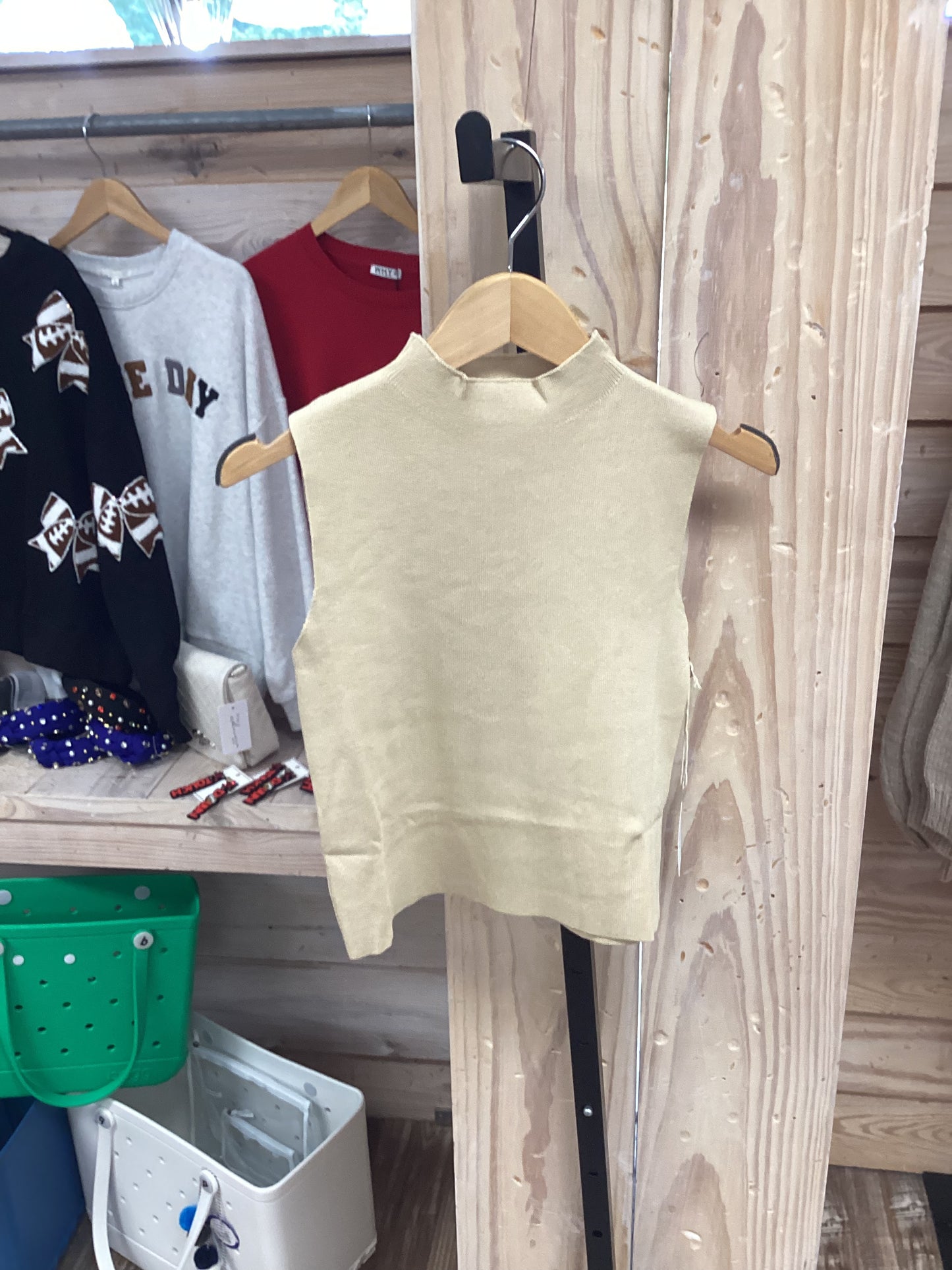Beige cropped rib tank
