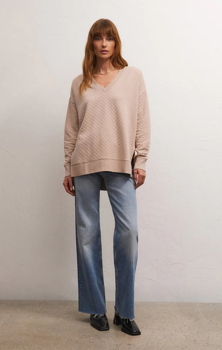 QUILTED MODERN V-NECK WEEKENDER