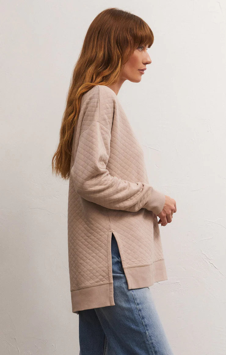 QUILTED MODERN V-NECK WEEKENDER