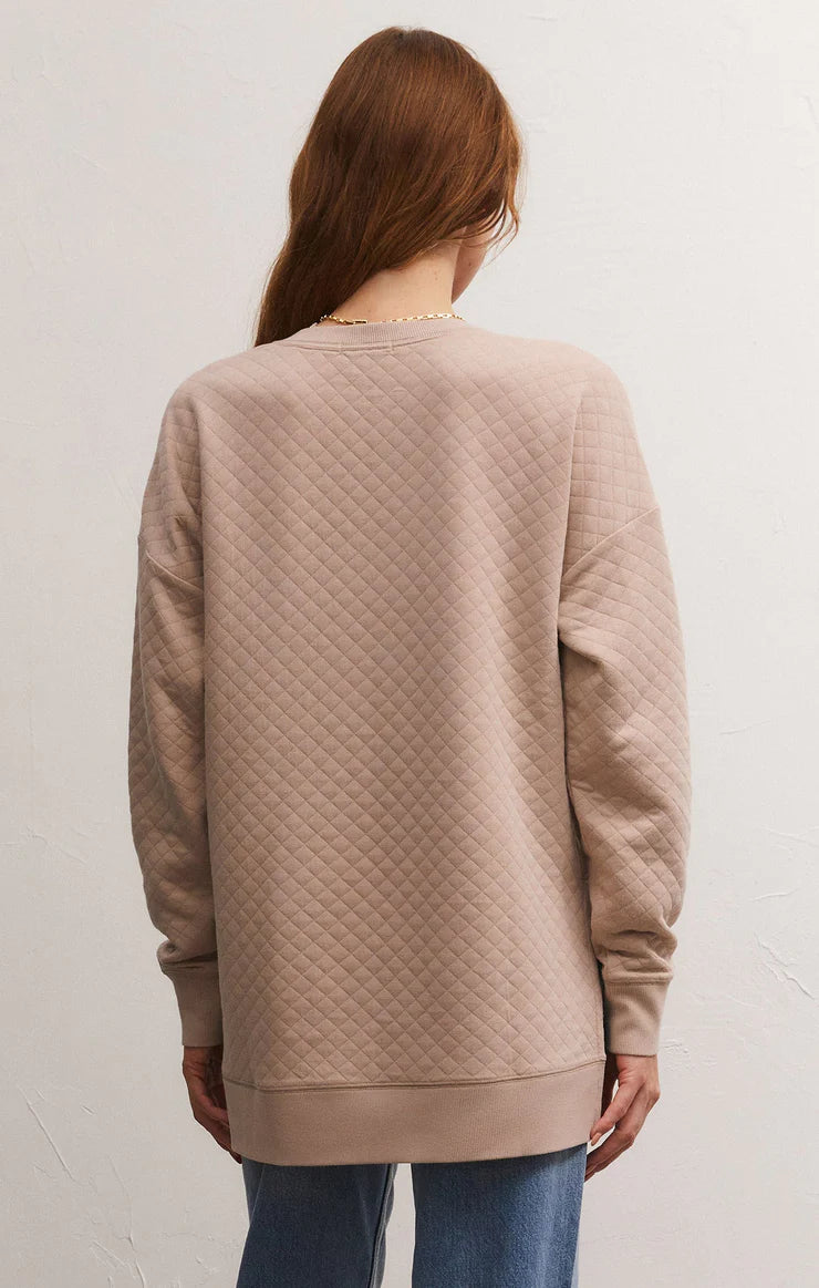 QUILTED MODERN V-NECK WEEKENDER