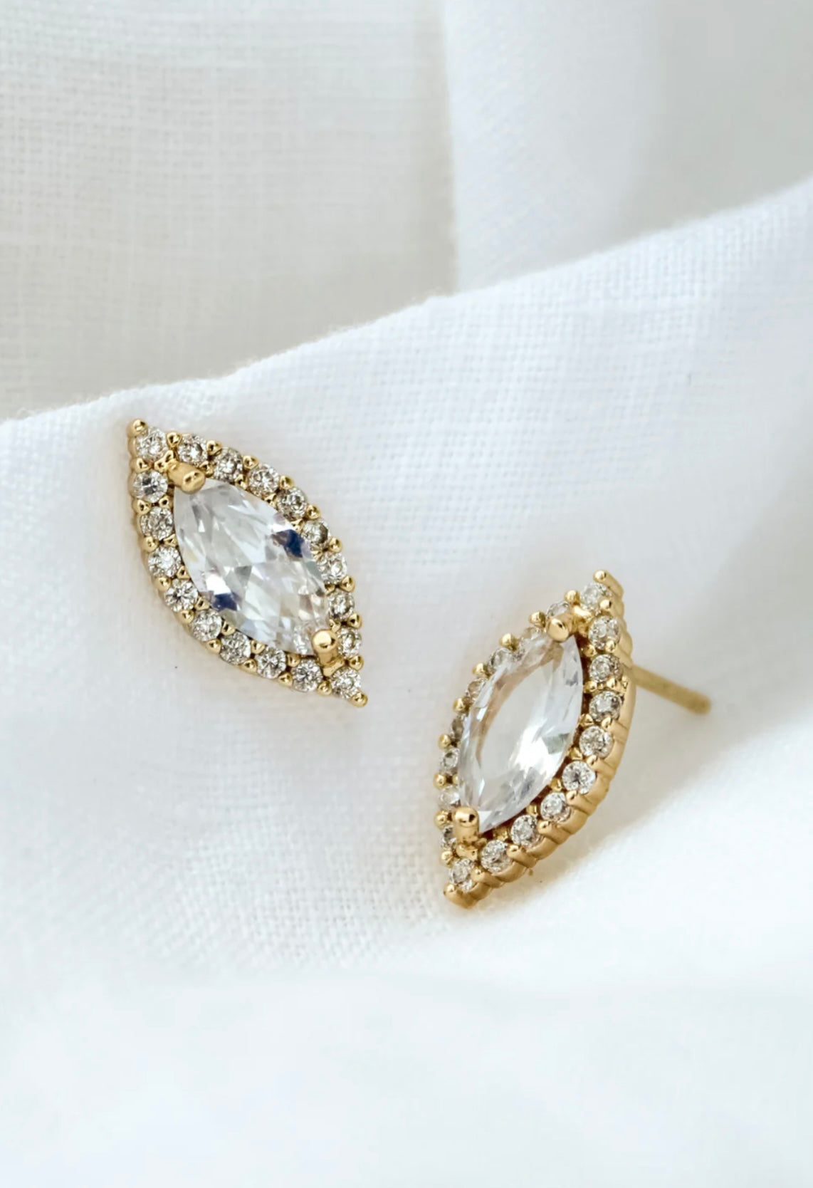 Kinsey Designs Dina Post