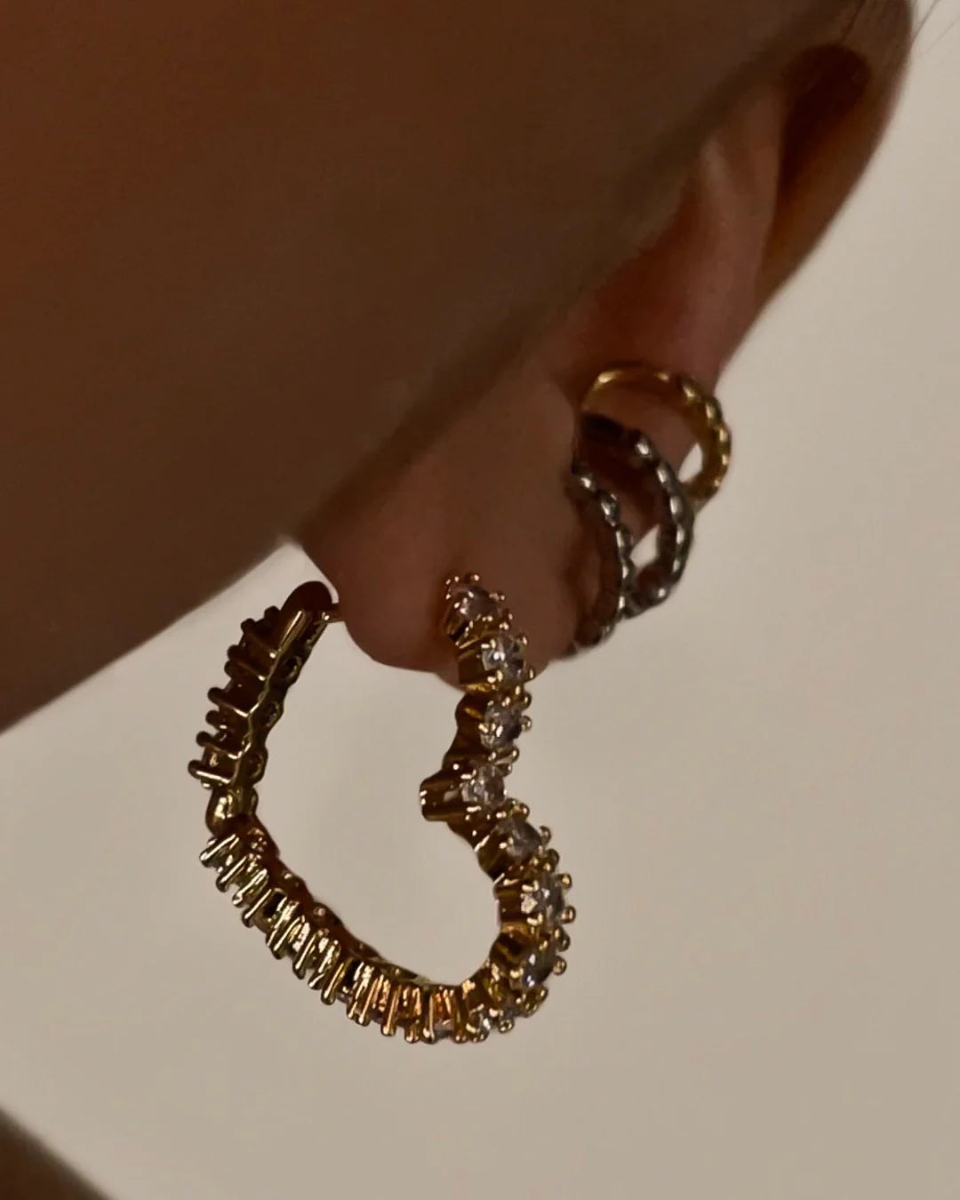 Luv AJ Diamond Heart Bijoux Hoops