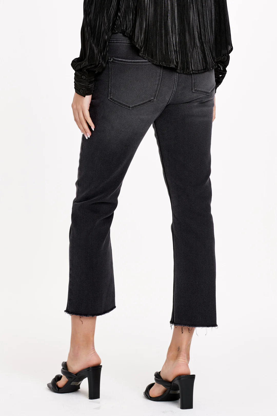 FRANKIE SUPER HIGH RISE CROPPED STRAIGHT JEANS CHADWICK